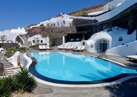 6 BEST CAVE HOTELS in Santorini - Oia, Fira, Firostefani, Imerovigli