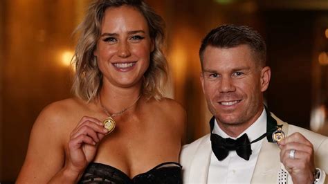 David Warner wins Allan Border Medal while Ellyse Perry wins Belinda Clark Award - ABC News