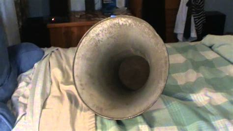 1940's Vintage Outdoor Horn Loudspeaker - YouTube