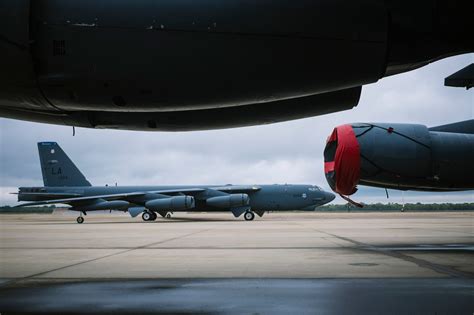 After 60 Years, B-52s Still Dominate U.S. Fleet - The New York Times