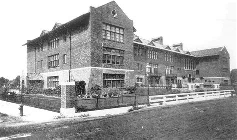 Dogtown Dewey School Building in 1918 -- St. Louis, MO