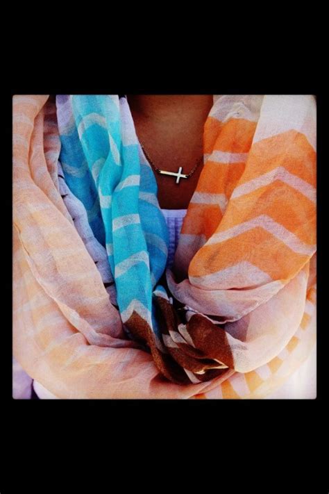 Scarf and necklace...perfection! | Scarf, Clothes, Plaid scarf