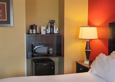 HOLIDAY INN EXPRESS BALTIMORE-DOWNTOWN, AN IHG HOTEL $107 ($̶1̶3̶9̶ ...