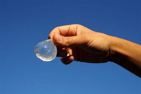 Edible Water Pods Could Replace Billions of Plastic Bottles Per Year ...