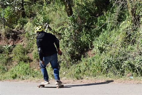 How to Longboard for Beginners in Less Than 20 Mins