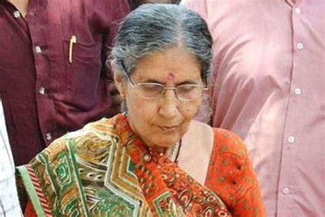 Narendra Modi's Wife Jashodaben Arrives in Telangana