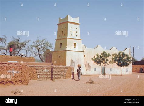 Elk114 6392 Niger Zinder mosque in the old city Stock Photo - Alamy