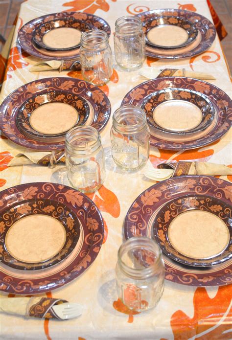 Host the Ultimate Friendsgiving - Dessert, Side Dishes & Decor Ideas ...