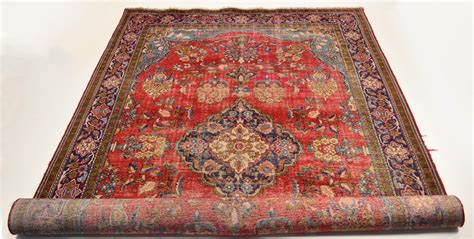 Lot 253 - An Indian carpet