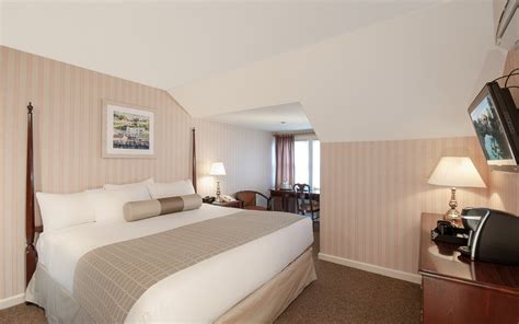 Mackinac Island Lodging | Rooms & Suites | Lake View Hotel