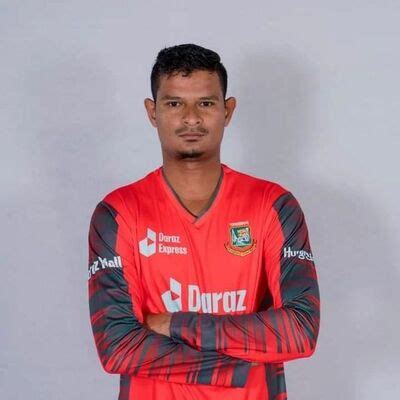 Nasum Ahmed Bio, Age, Height, Stats, IPL, ICC, Salary, Net Worth ...