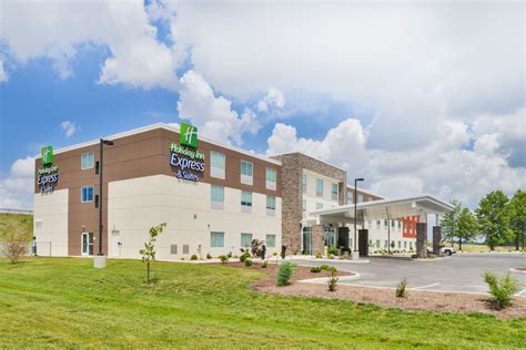 Holiday Inn Express & Suites Salem, an IHG Hotel Salem, Illinois, US - Reservations.com