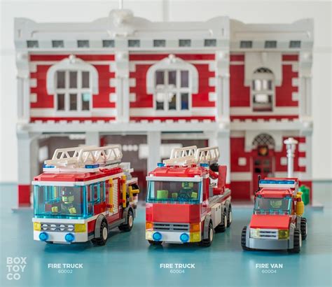 Custom Classic Style LEGO Fire Station Modularwith 3 Engine Bays