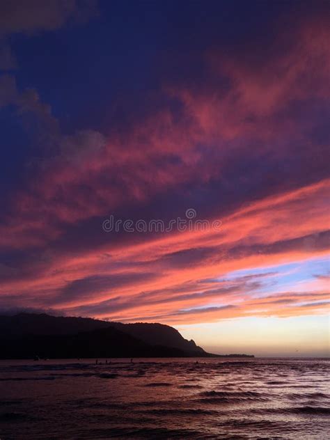 Sunset in Hanalei Bay in Summer on Kauai Island in Hawaii. Stock Image - Image of pacific, ocean ...