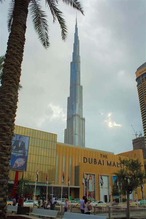 The Burj Khalifa and the Dubai Mall. Editorial Stock Photo - Image of ...