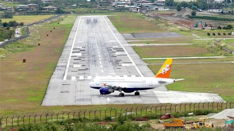 Landasan Kapal Terbang Paling Berbahaya Di Dunia - Raja Lepak