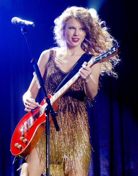 Speak Now World Tour: Milan, Italy [March 15th, 2011] - Speak Now Photo (21578052) - Fanpop