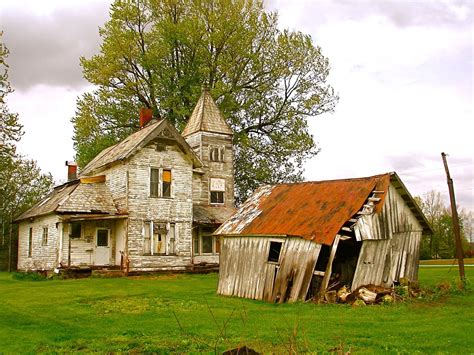 Ohio House and Shed | I glimpsed this towered Victorian hous… | Flickr