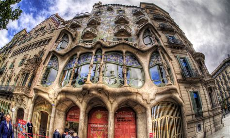 Gallery of Architecture Guide: 10 Must See Gaudí Buildings in Barcelona - 3