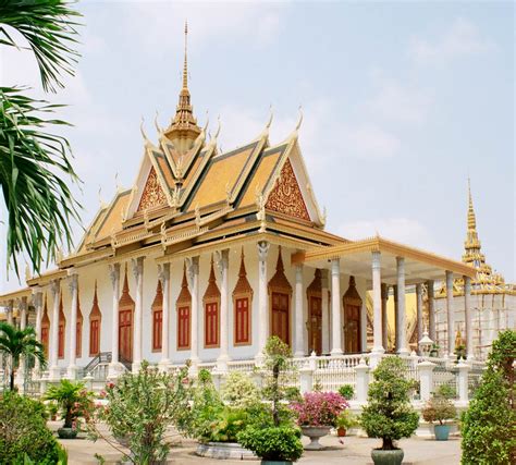 Royal Palace In Phnom Penh The Magnolious Khmer Palac - vrogue.co