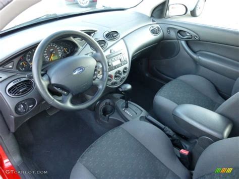 Dark Charcoal Interior 2004 Ford Focus ZX3 Coupe Photo #74744251 ...