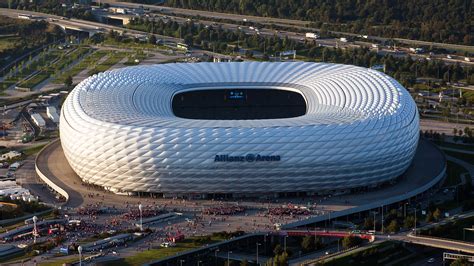 Allianz Arena Farben Em : Allianz Arena (Munich, Germany) time lapse | panTerra ... - Marc Quinn