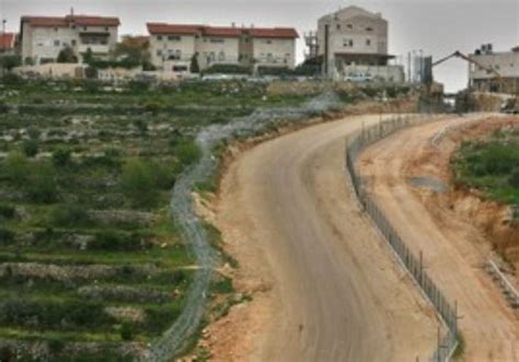 Palestinians demand removal of West Bank barrier, compensation - National News - Jerusalem Post