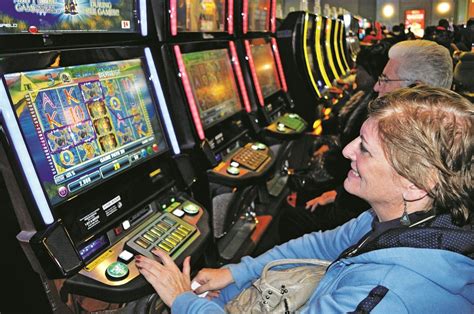 Thousands Flock to Racino Grand Opening | The Forum Newsgroup