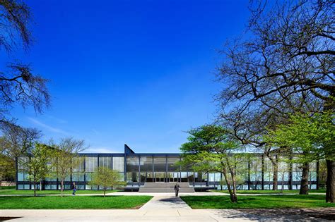 Mies and Modernism: The IIT Campus Tour | Walking Tours | Chicago ...