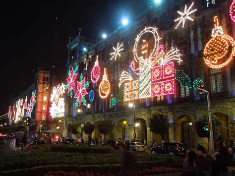 A Retired Teacher in Mexico City: Christmas Lights in Mexico City