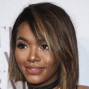 Elisa Johnson - Age, Family, Bio | Famous Birthdays