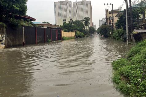 LOOK: Floods swamp Metro Manila, nearby provinces | ABS-CBN News