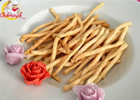 Kue Bawang, clubmasak.com Cooking Recipes Desserts, Diy Food Recipes, Dessert Recipes, Crunch ...