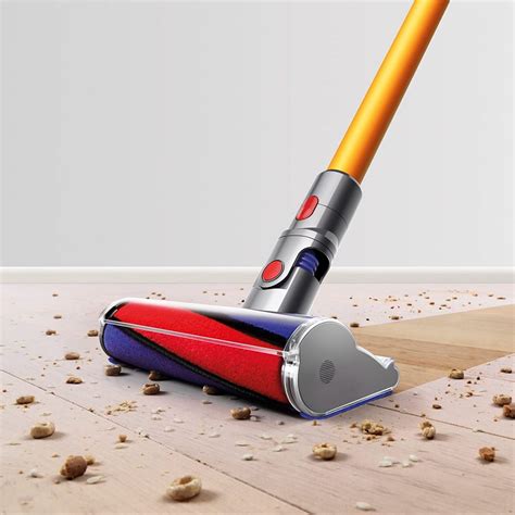 Dyson V8 Animal vs Absolute (2021): Which Cordless Vacuum Should You ...