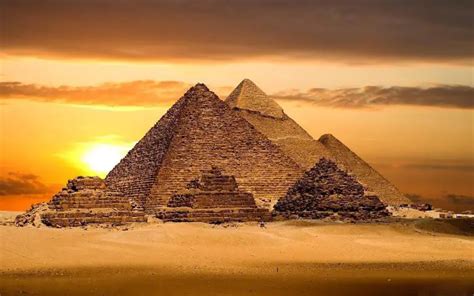 Construction Theories for the Pyramids of Giza