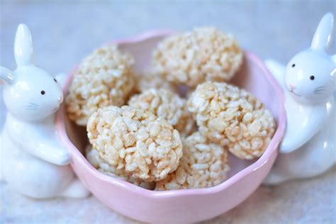 Rice Krispie Easter Eggs - Easy Easter Treats for the Kids