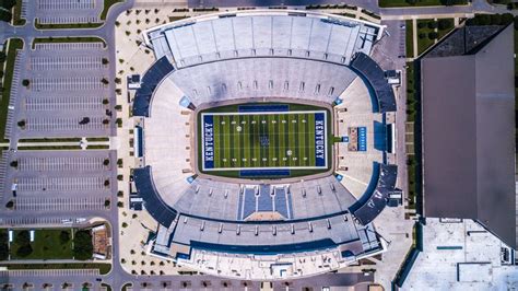 Kentucky Football Stadium photo by Alex Mertz (@alexmertz) on Unsplash ...