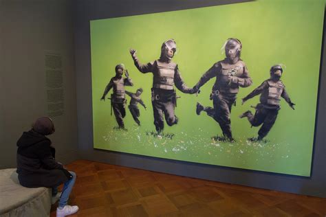 Banksy and Warhol - Moco Museum - Art - The Moving Lens