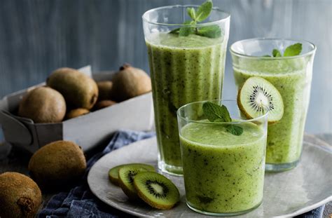 Kiwi & Pineapple Smoothie | Smoothie Recipes | Tesco Real Food