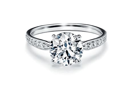 What Is The Average Size of an Engagement Ring? | The Plunge