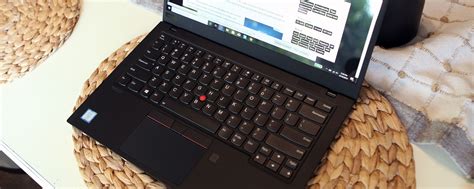 Lenovo ThinkPad X1 Carbon 7th gen review (Core i7, FHD & UHD screens)