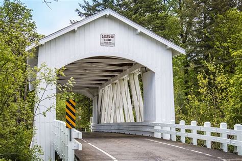 Photographing Oregon Larwood Covered Bridge, near Scio, Linn County ...