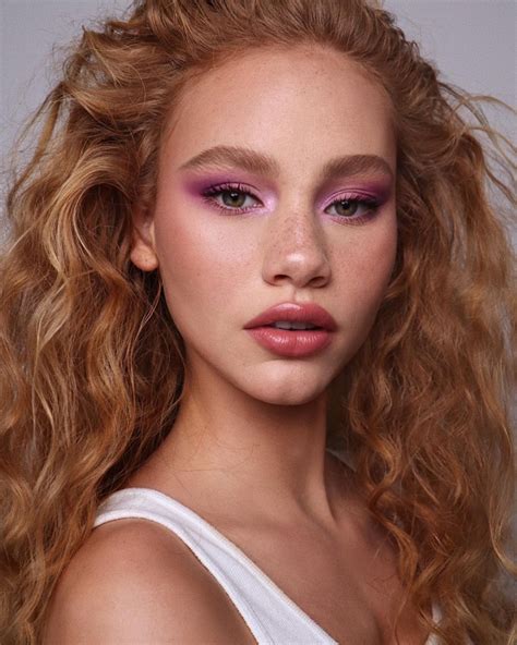 19 Chic Purple Eye Shadow Looks We're Trying in 2021 | Who What Wear