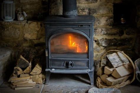 Pellet Stoves: How Do They Work, Types, Advantages and Disadvantages ...