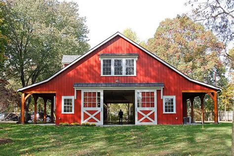 Livin' Easy — Horse Barn with Apartment Above