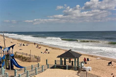 Misquamicut State Beach - Westerly, RI | Pet Friendly Travel