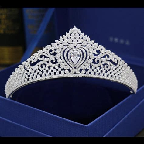 The queen s tiaras crowns – Artofit