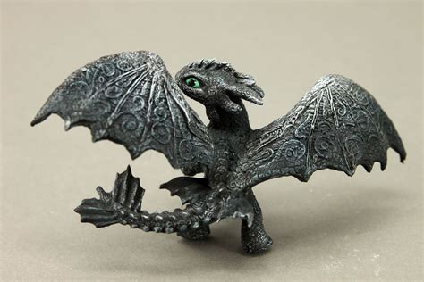 Baby Night Fury by hontor on deviantART | Dragon sculpture, Night fury ...