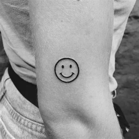 Pin by Chomphuwooh Chomphuwooh on Tattoos | Minimalist tattoo, Emoji ...