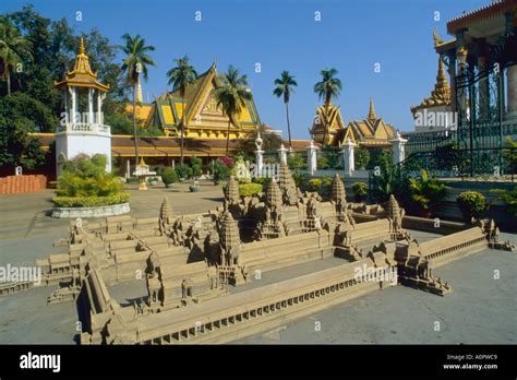 Cambodia Phnom Penh model of Angkor Wat Stock Photo - Alamy